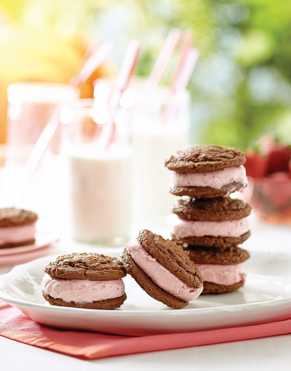 Chocolate-Balsamic Ice Cream Sandwiches with strawberry ice cream Recipe