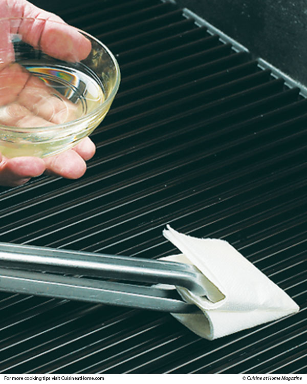 how to season porcelain grill grates with canola oil using tongs