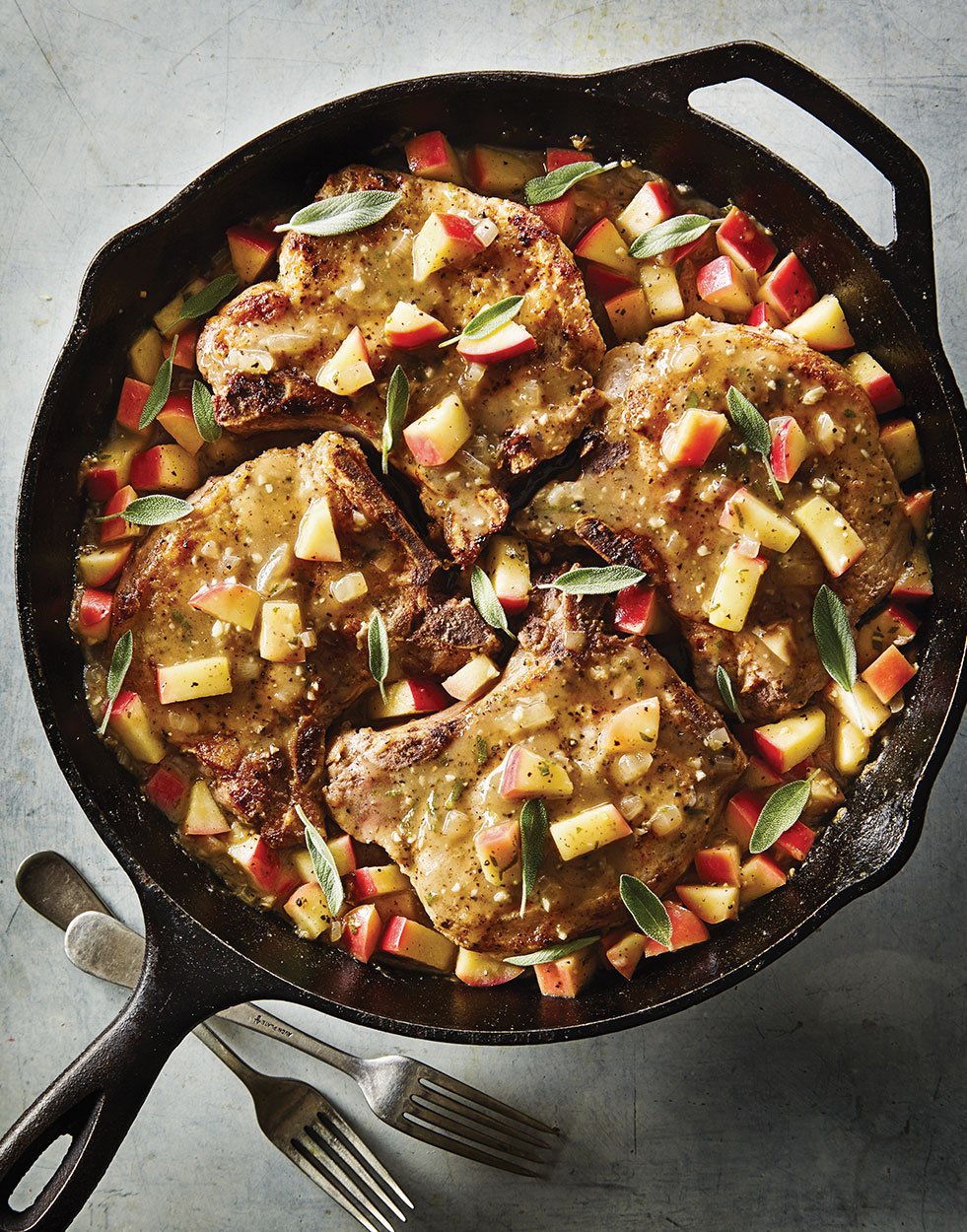 Skillet-Fried Pork Chops with apple sauce Recipe